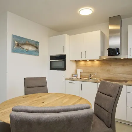 Rex Rugia Haus 17 03 *