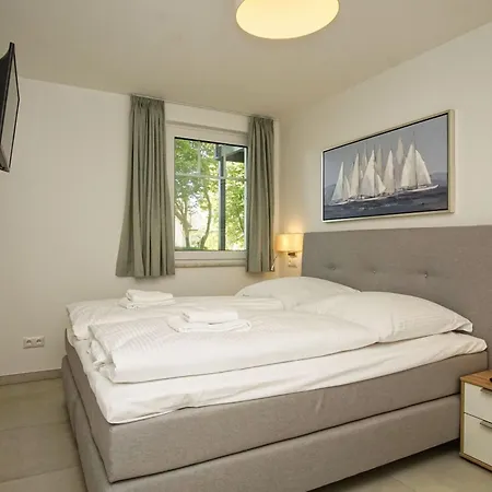 Rex Rugia Haus 17 03 * לובה